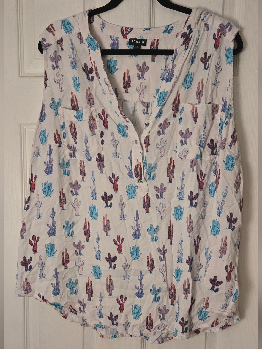 torrid White Sleeveless Cactus Print Henley Tank